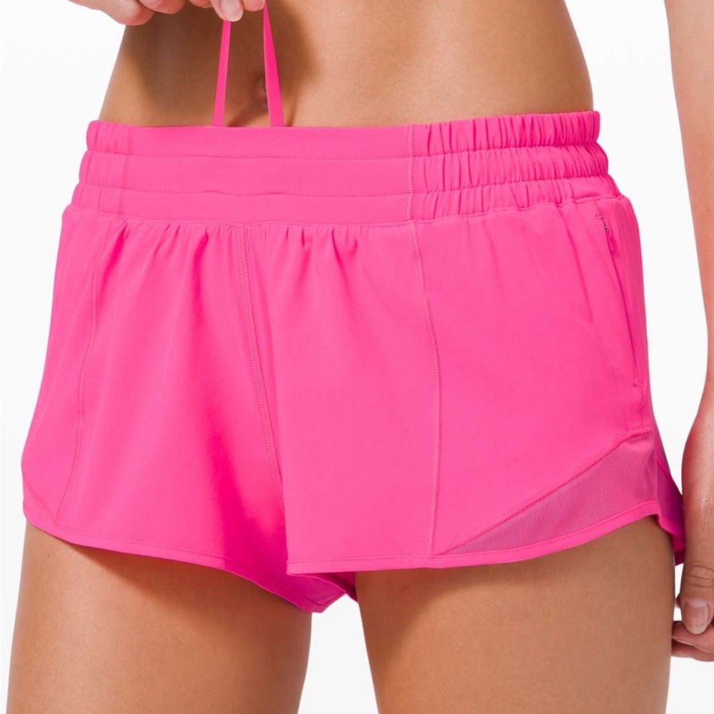 Lululemon Hotty Hot Short II *2.5"
Pink Highlight EUC 6